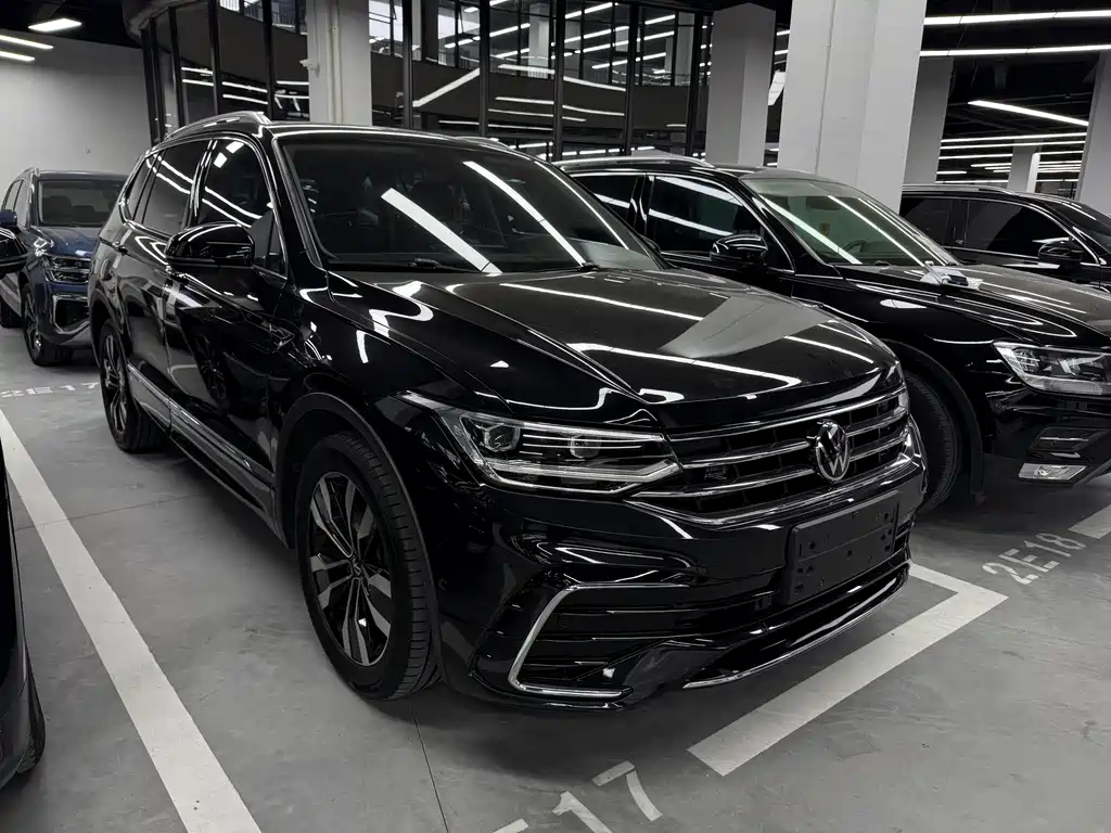 Volkswagen Tiguan L L 2022 330TSI AT R-Line