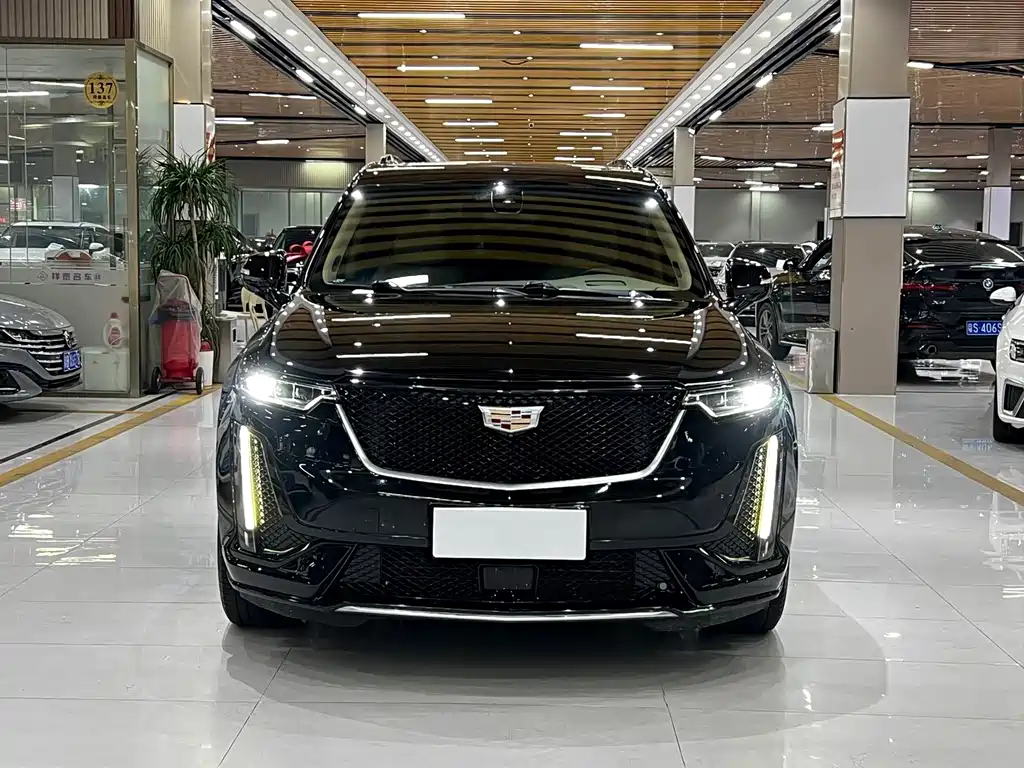 Cadillac XT6 — миниатюра 2