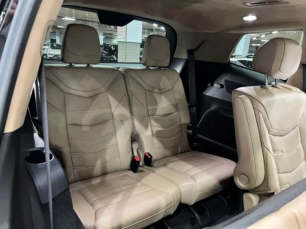 Cadillac XT6 — миниатюра 12