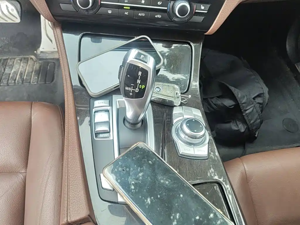 BMW 5 Series — миниатюра 14