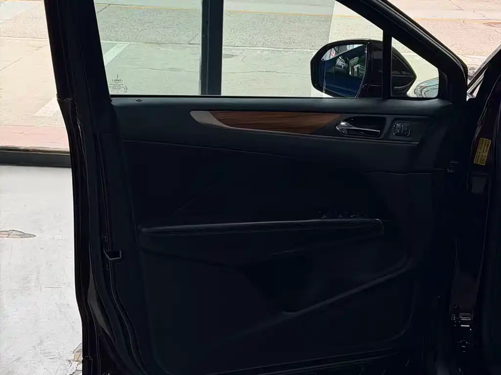 Lincoln MKC — миниатюра 5