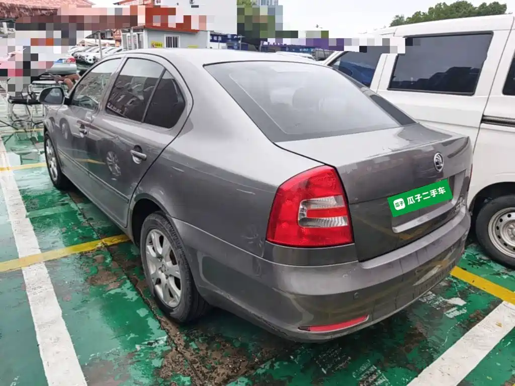 Skoda Octavia 2015 1.6L AT