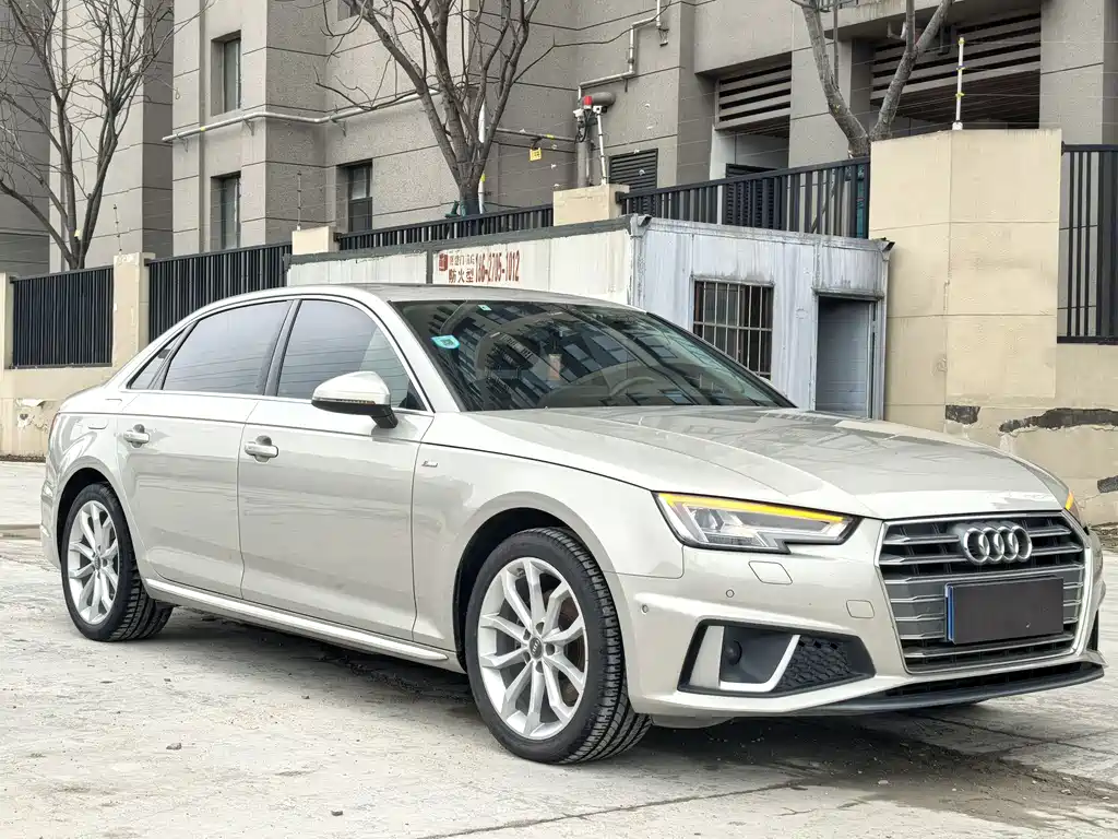 AUDI A4L