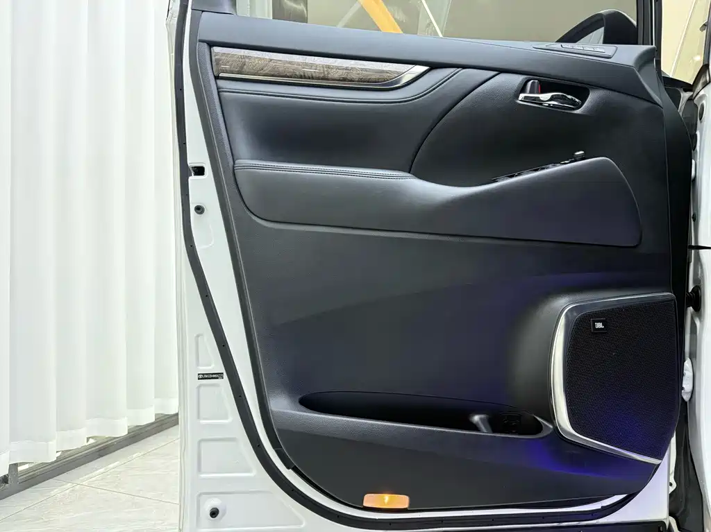 Toyota Alphard 2021 2.5L Premium