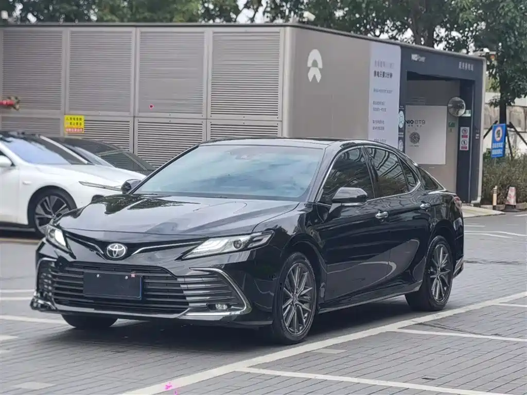 TOYOTA CAMRY