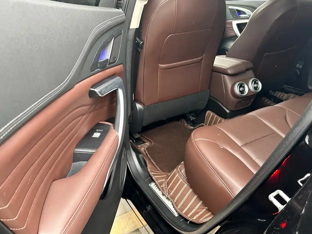 WEI PAI WEI BRAND VV7