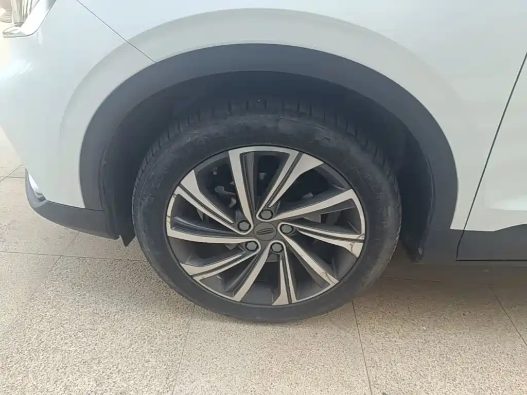 Geely Binyue — миниатюра 23