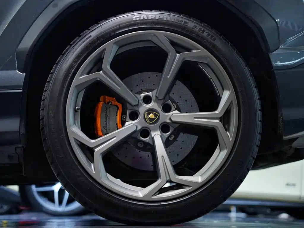 Lamborghini Urus — миниатюра 9