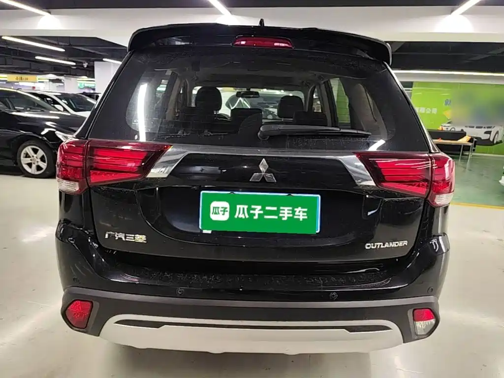 Mitsubishi Outlander — миниатюра 6