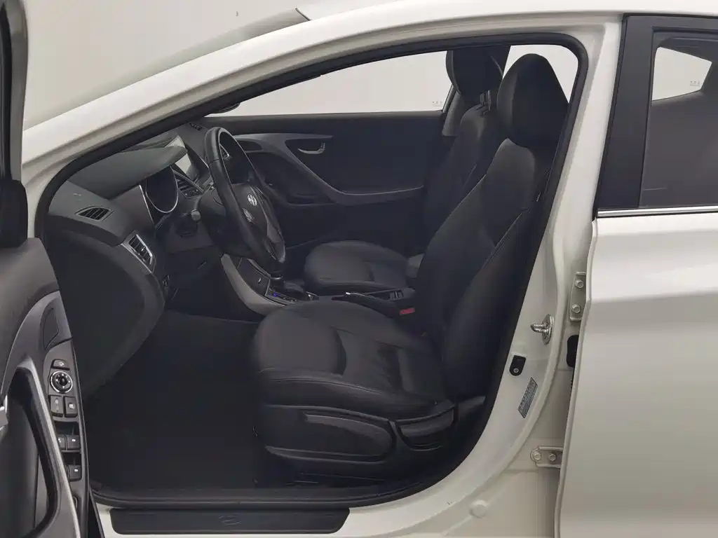 Hyundai Elantra Langdong — миниатюра 10