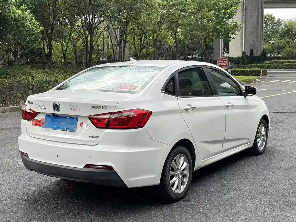 Changan V7 — миниатюра 6