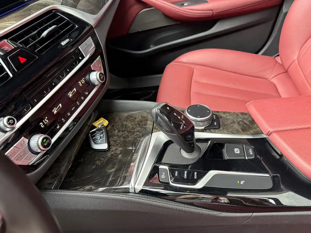 BMW 5 Series — миниатюра 11
