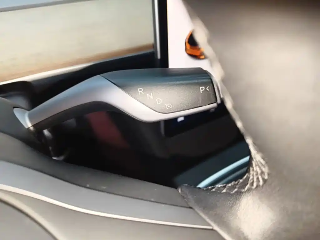 Tesla Model 3 — миниатюра 14