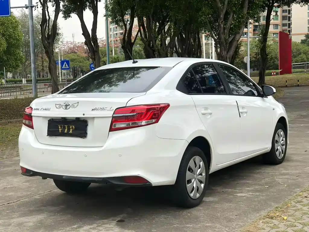 Toyota Yaris L — миниатюра 6