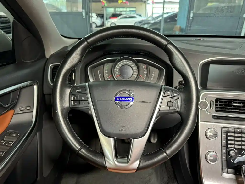 Volvo S60 — миниатюра 11