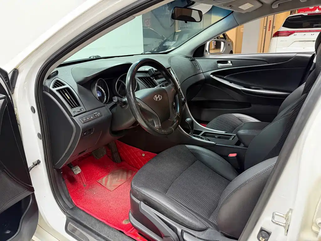 Hyundai Sonata — миниатюра 8