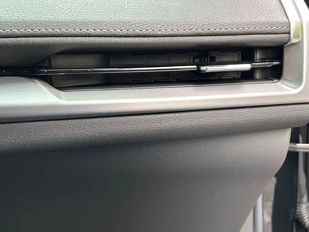 Cadillac XT4 — миниатюра 25