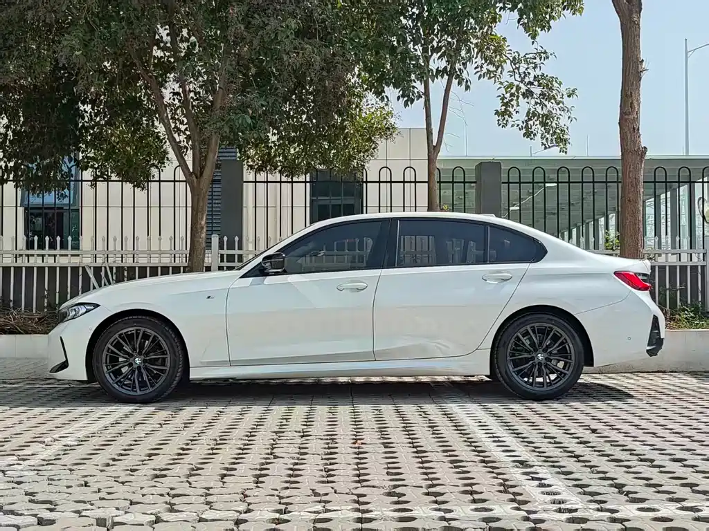 BMW 3 Series 3 2023 325Li M Sport