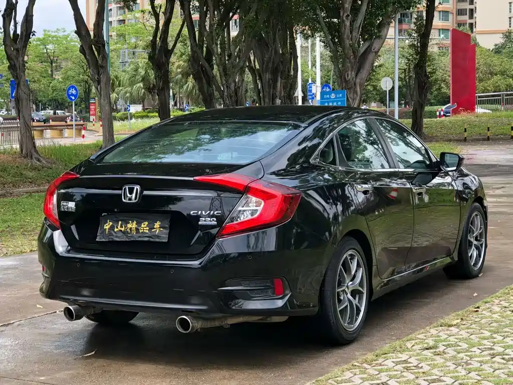 Honda Civic — миниатюра 6
