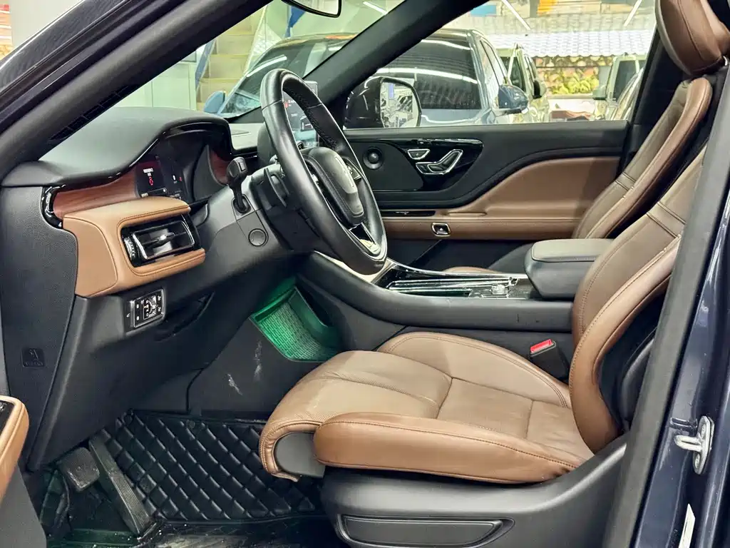 Lincoln Aviator — миниатюра 5