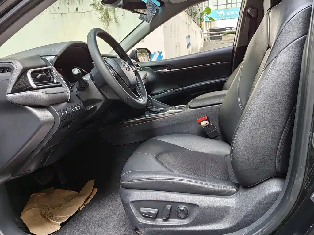 Toyota Camry — миниатюра 7
