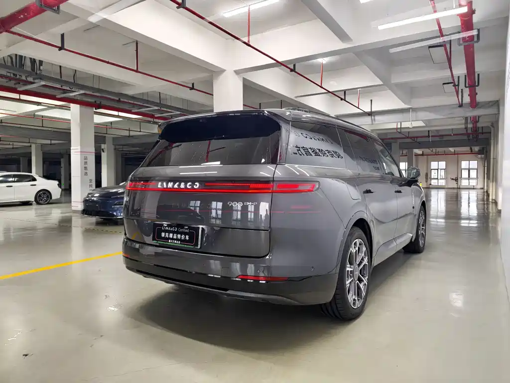 Lynk & Co 900 — миниатюра 6
