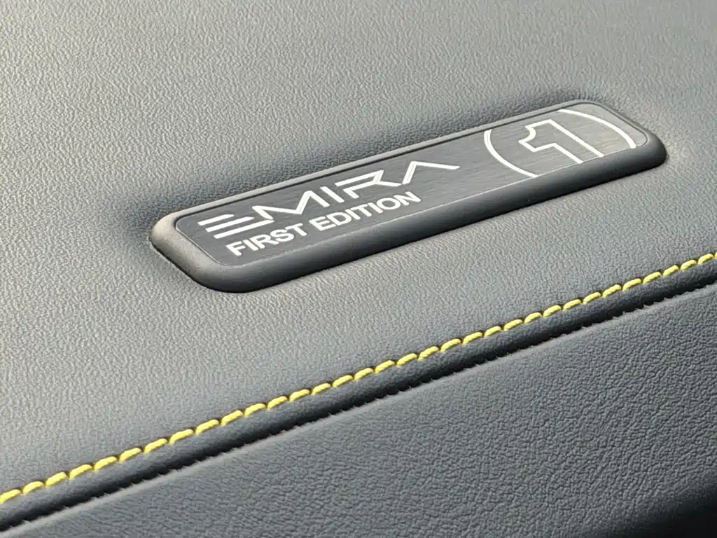 Lotus Emira — миниатюра 4