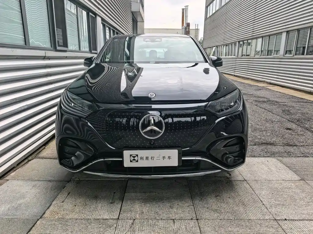 Mercedes-Benz EQE SUV — миниатюра 2