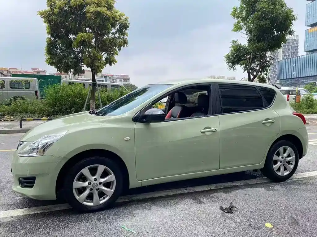 Nissan Tiida