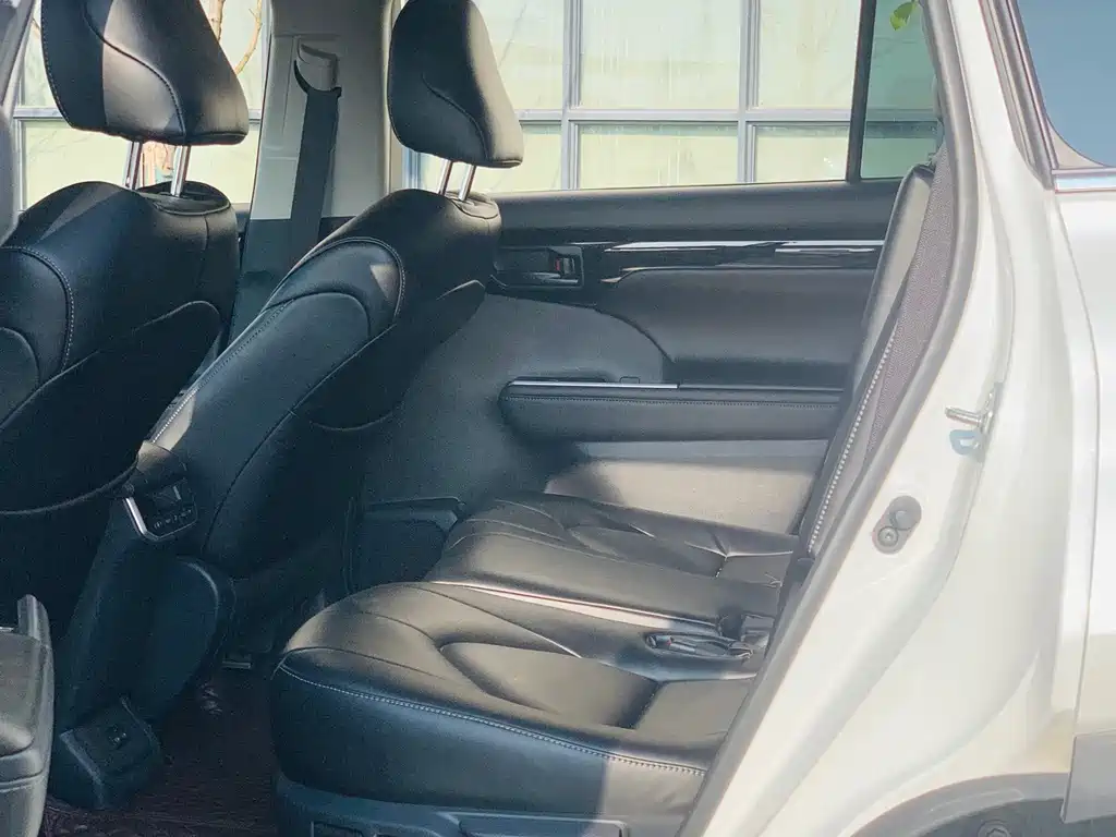 Toyota Highlander — миниатюра 16