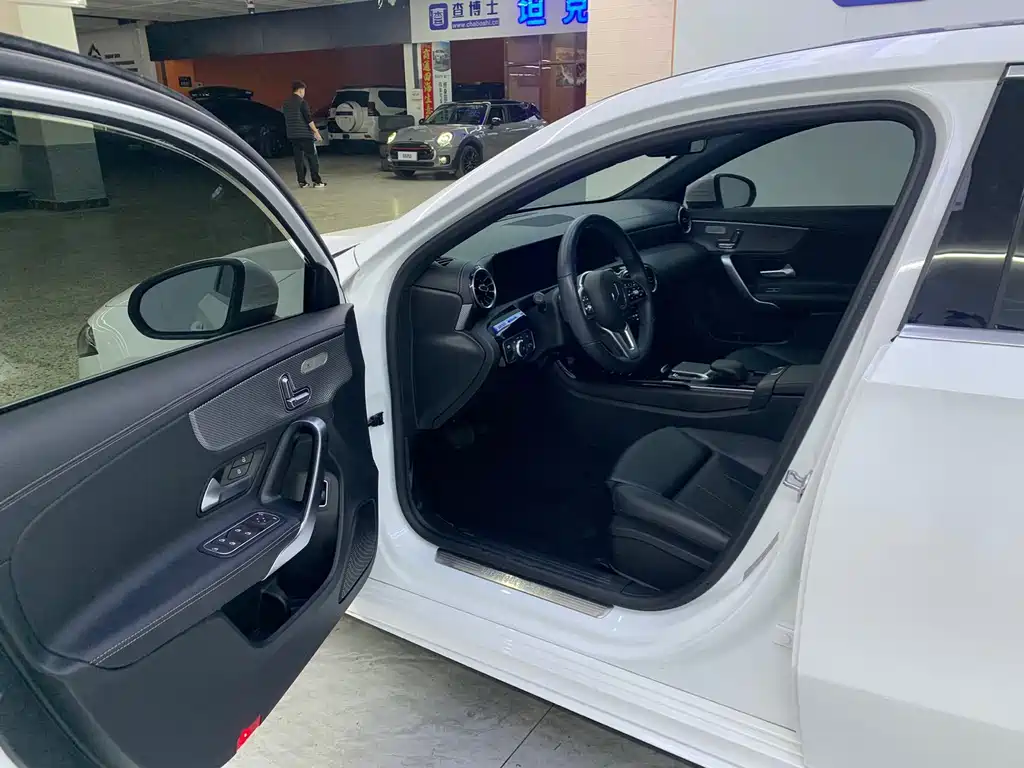 Mercedes-Benz A-Class 2022 — фото 13