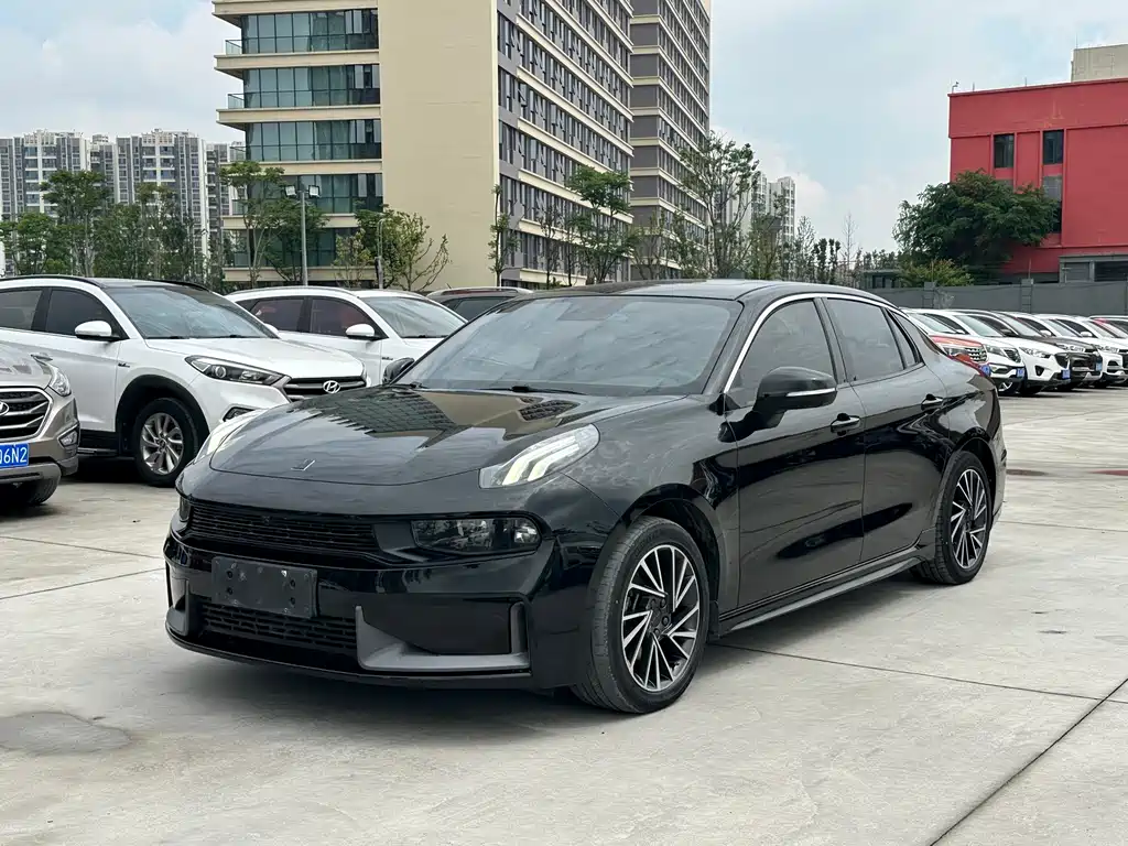 Купить Lynk & Co 03