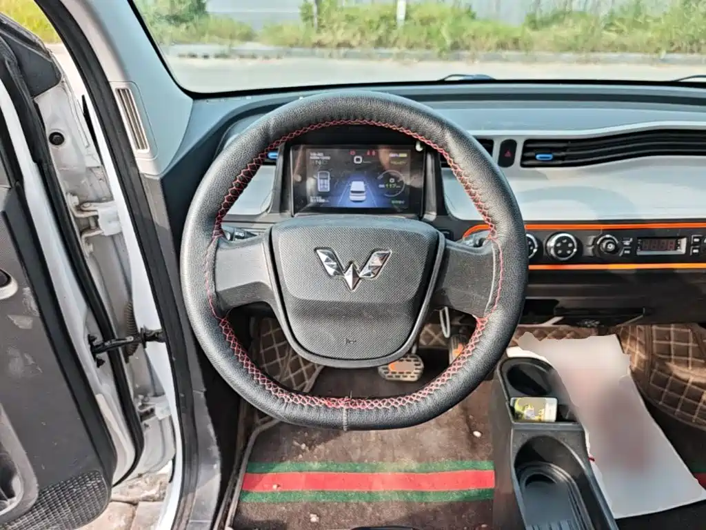 Wuling MINIEV — миниатюра 11