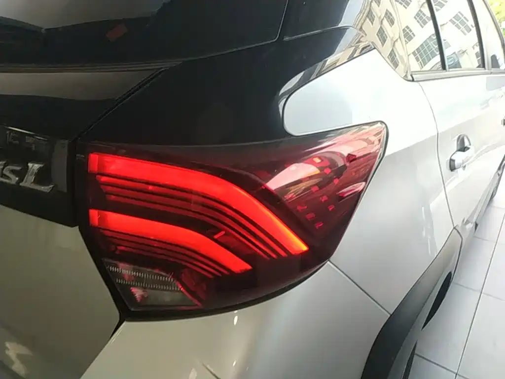 Toyota Yaris L — миниатюра 8
