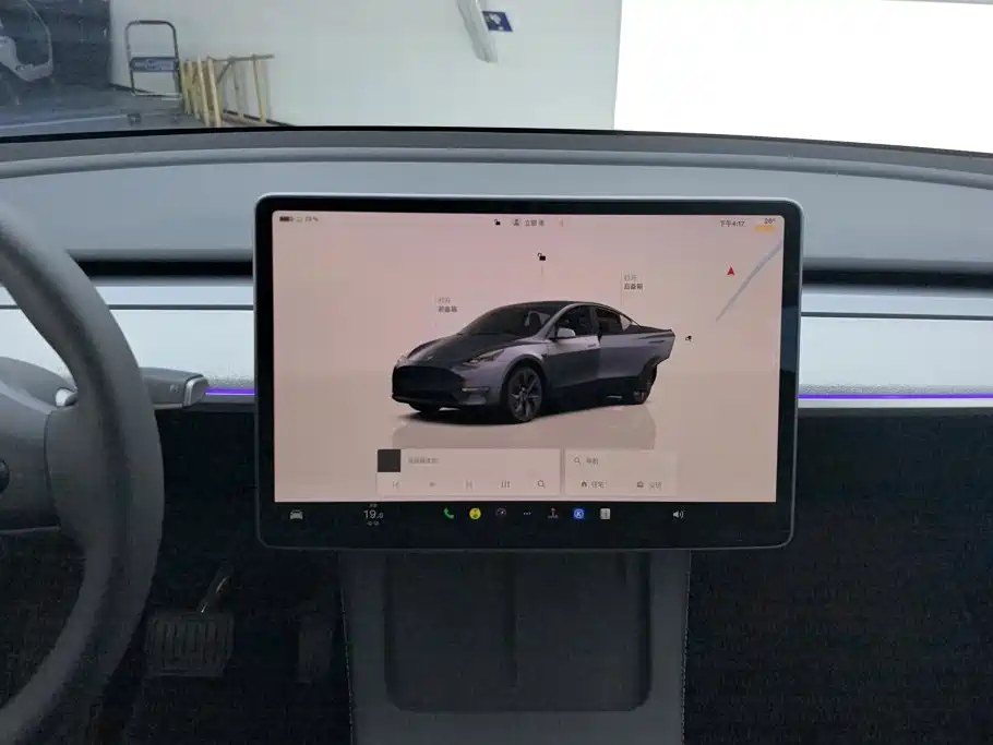Tesla Model Y — миниатюра 13
