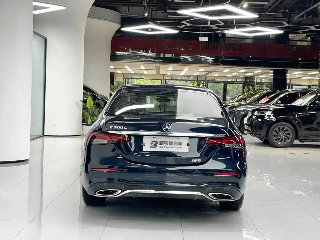 Mercedes-Benz E-Class — миниатюра 13