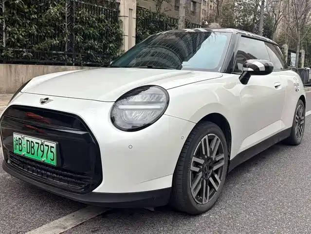 MINI ELECTRIC  COOPER 2025