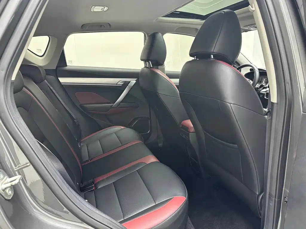 Geely Binyue — миниатюра 6