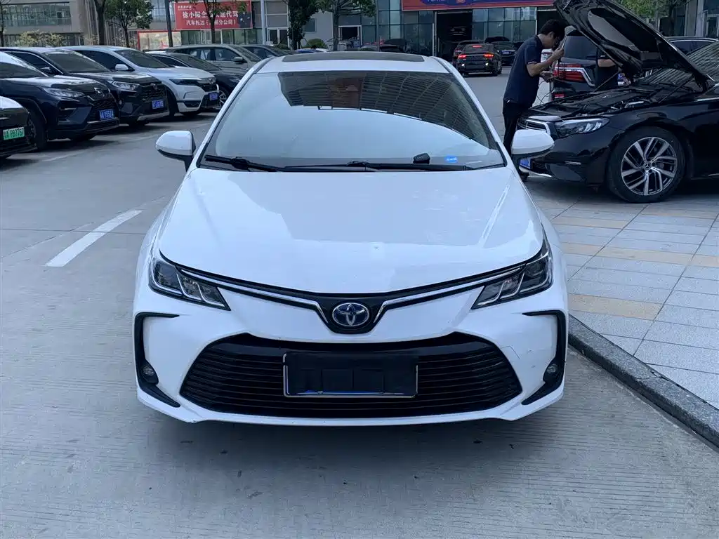 Toyota Corolla 2021 — фото 2