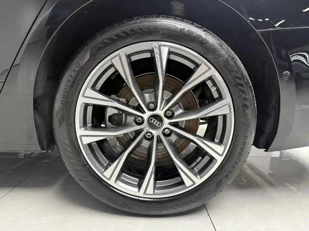 Audi A6L — миниатюра 13