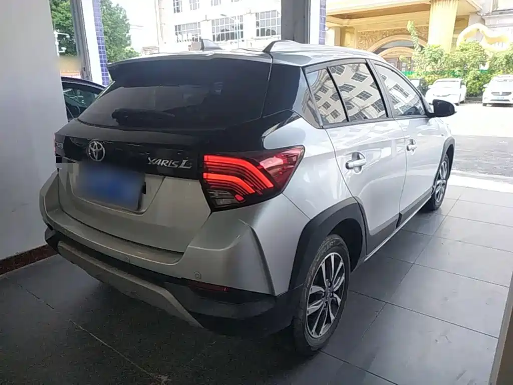 Toyota Yaris L — миниатюра 7