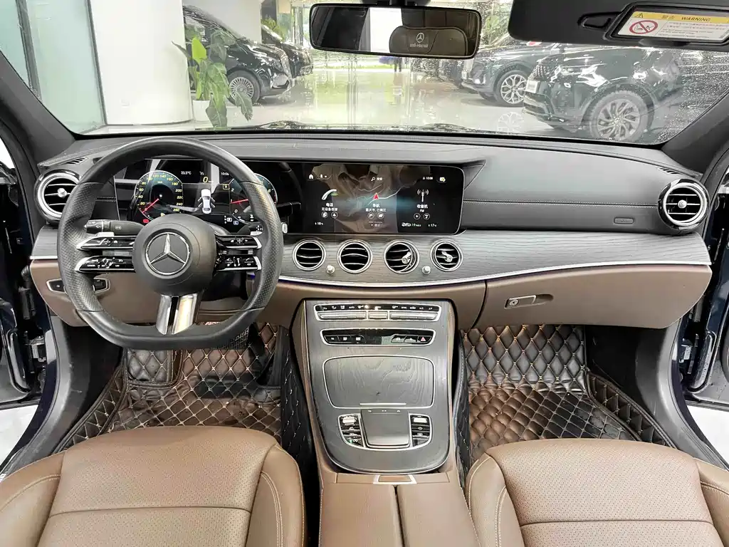 Mercedes-Benz E-Class — миниатюра 4