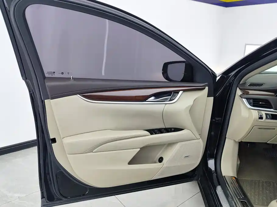 Cadillac XTS — миниатюра 7