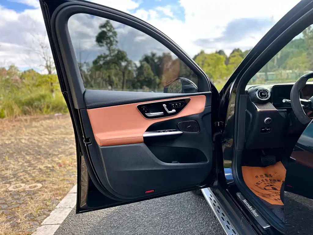 Mercedes-Benz GLC — миниатюра 12