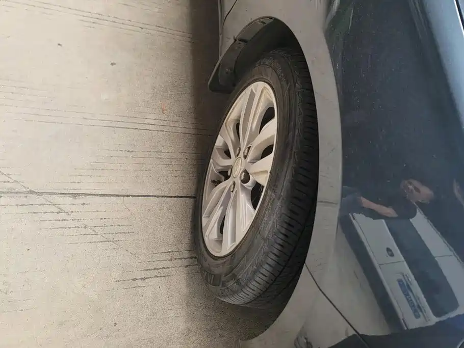 Buick Excelle — миниатюра 6
