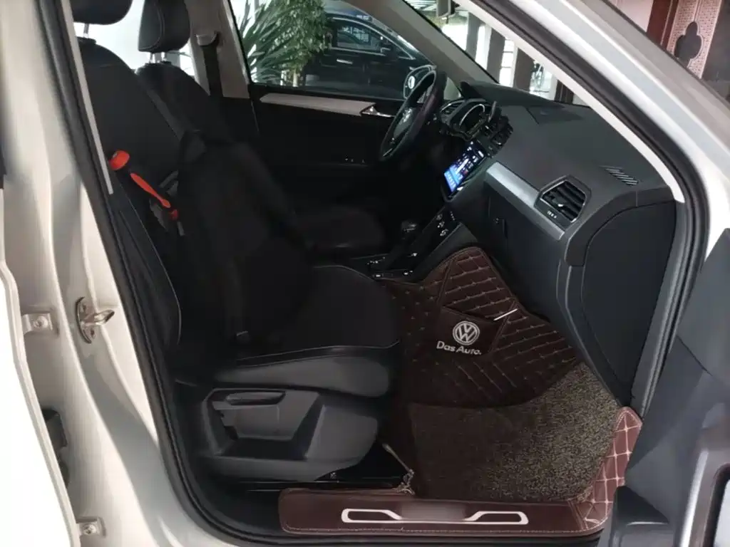 Volkswagen Tiguan L — миниатюра 25