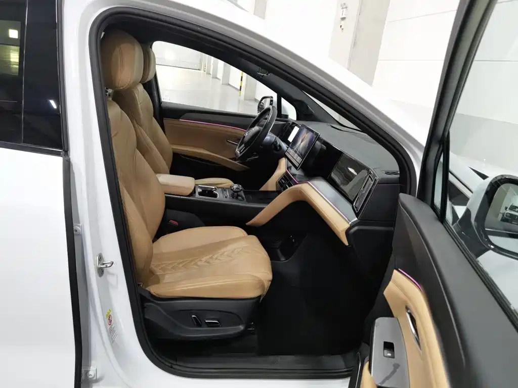BYD L DM-i — миниатюра 23