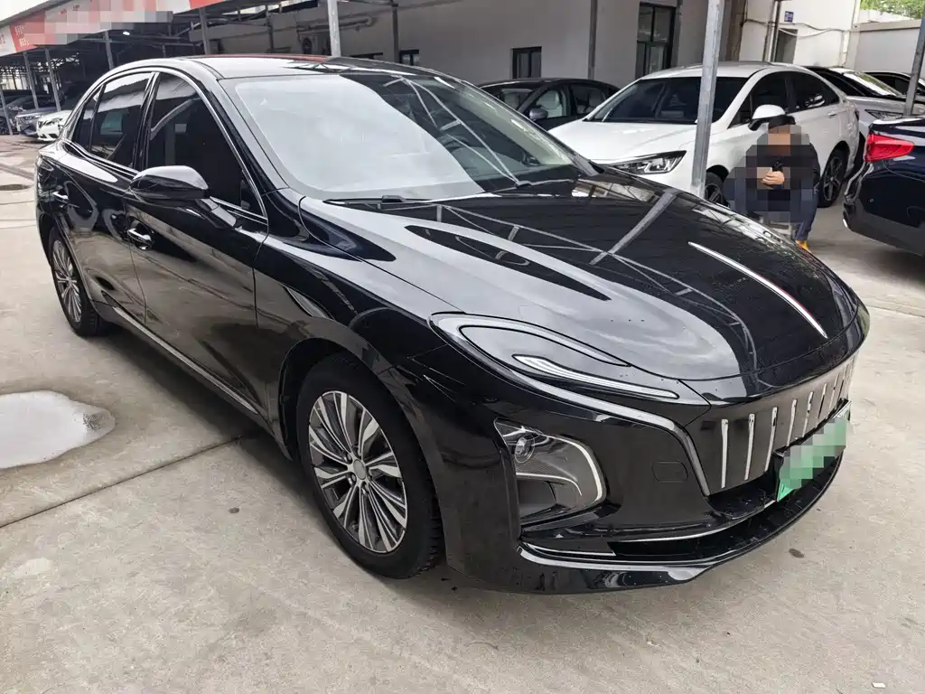 Hongqi Hongqi E-QM5 2022