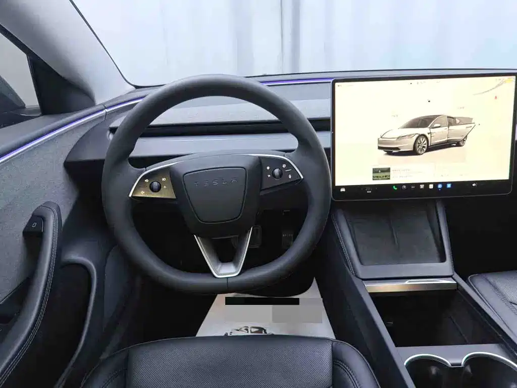Tesla Model 3 — миниатюра 6