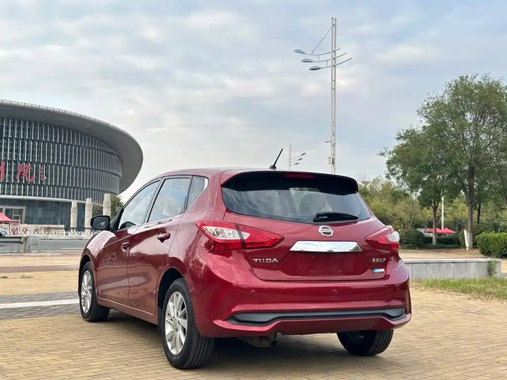 Nissan Tiida — миниатюра 6